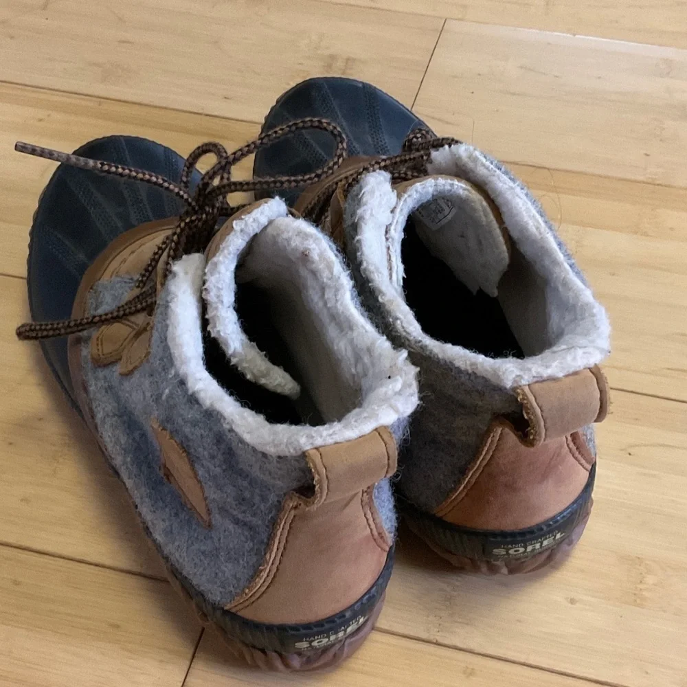 Sorel Kids Boots in Brown and Gray